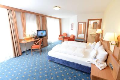 بست وسترن پلاس هتل آلپنهف