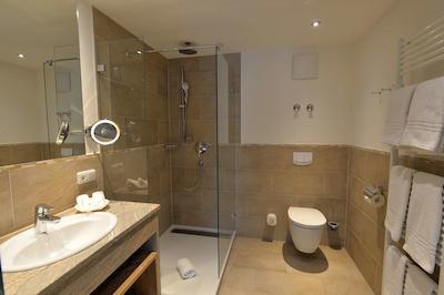 بست وسترن پلاس هتل آلپنهف