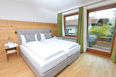 بست وسترن پلاس هتل آلپنهف