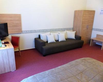 هتل پنشن ساوی