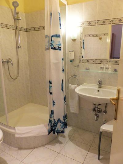 هتل پنشن ساوی