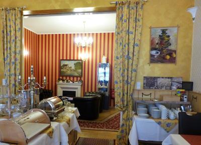 هتل پنشن ساوی