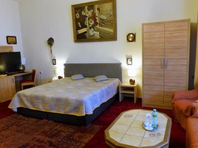 هتل پنشن ساوی