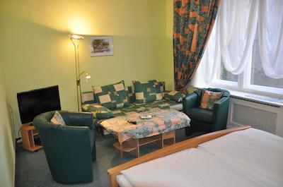 هتل پنشن ساوی