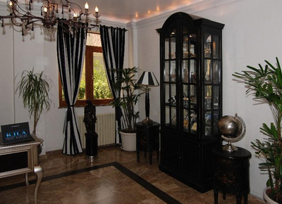 رسیدنس دمنیی پلازا