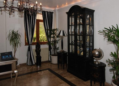 رسیدنس دمنیی پلازا