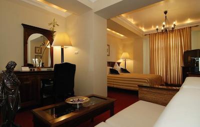 هتل ارک د تریمف