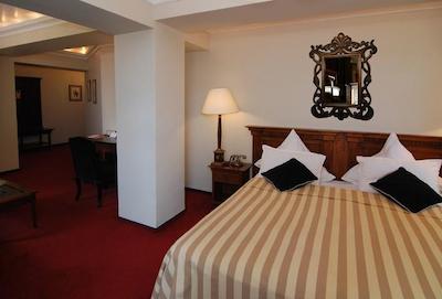 هتل ارک د تریمف