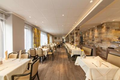 نووم هتل استریجوسکی ولفسبورگ