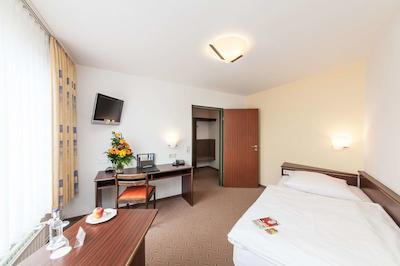 نووم هتل استریجوسکی ولفسبورگ