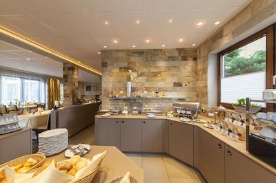 نووم هتل استریجوسکی ولفسبورگ