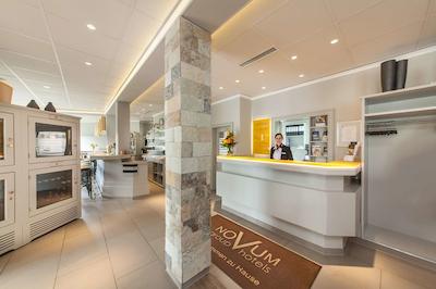 نووم هتل استریجوسکی ولفسبورگ