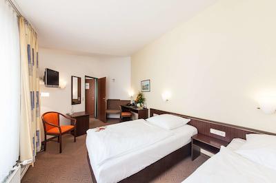 نووم هتل استریجوسکی ولفسبورگ