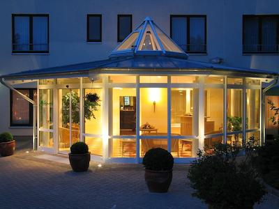 نووم هتل استریجوسکی ولفسبورگ