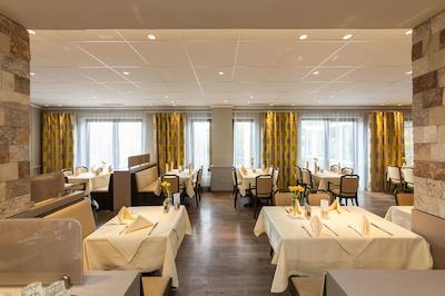 نووم هتل استریجوسکی ولفسبورگ