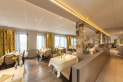 نووم هتل استریجوسکی ولفسبورگ