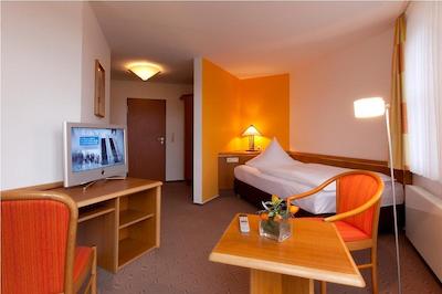 نووم هتل استریجوسکی ولفسبورگ