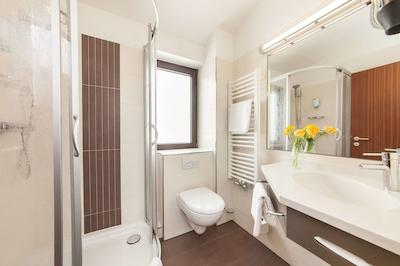 نووم هتل استریجوسکی ولفسبورگ