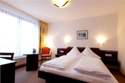 نووم هتل استریجوسکی ولفسبورگ