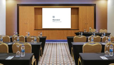 شرایتون هتل اند کانونشن سنتر