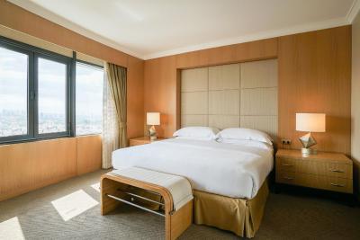 شرایتون هتل اند کانونشن سنتر