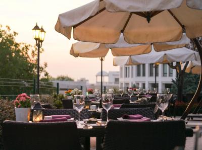 شرایتون هتل اند کانونشن سنتر