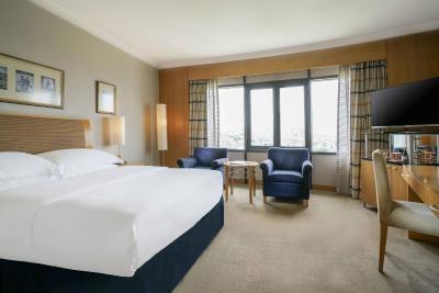 شرایتون هتل اند کانونشن سنتر