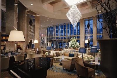 شرایتون هتل اند کانونشن سنتر