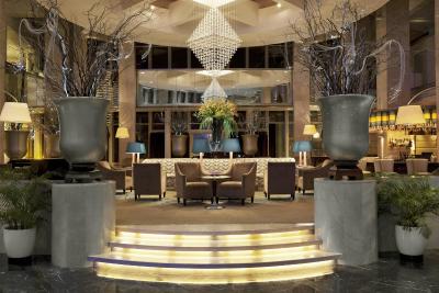 شرایتون هتل اند کانونشن سنتر