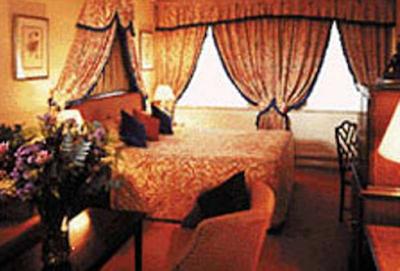 فلمینگز مفیر هتل