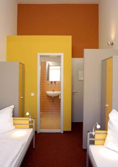 مینینجر سیتی هستل تمپلهفر وفر