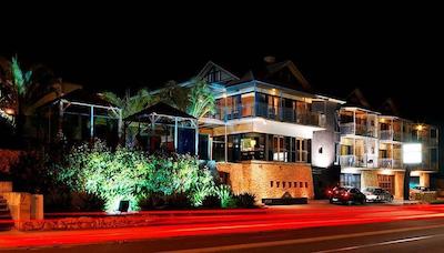 سانمون بوتیک ریزرت