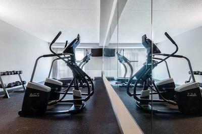 کمفرت این آیرپرت نرد ب