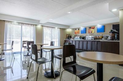 کمفرت این آیرپرت نرد ب