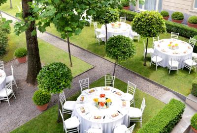 فور اسیسُنز میلانو