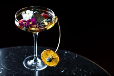 فور اسیسُنز میلانو