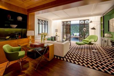 فور اسیسُنز میلانو