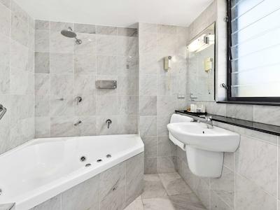 ایبیز استیلز پرت ماککواری هتل