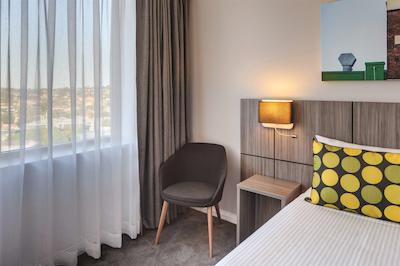 تراولج هتل بانکستون اسیدنی