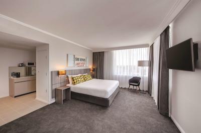 تراولج هتل بانکستون اسیدنی