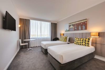 تراولج هتل بانکستون اسیدنی