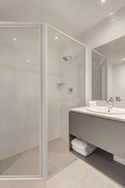 تراولج هتل بانکستون اسیدنی