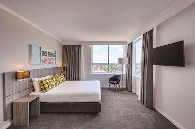 تراولج هتل بانکستون اسیدنی