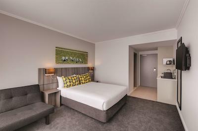 تراولج هتل بانکستون اسیدنی