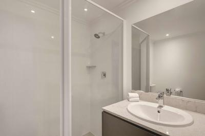 تراولج هتل بانکستون اسیدنی