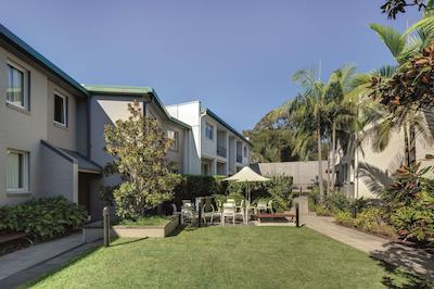 ادینا اپارتمنت هتل اسیدنی چیپندال