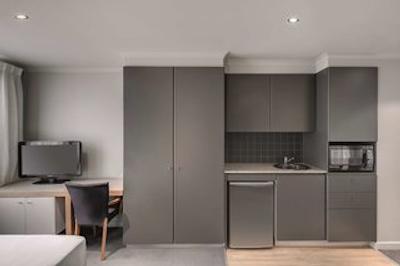 ادینا اپارتمنت هتل اسیدنی چیپندال