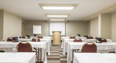 وایندهام گاردن نو اُرلینز آیرپرت