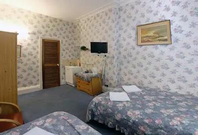 فیروز بسواتر