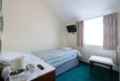 فیروز بسواتر